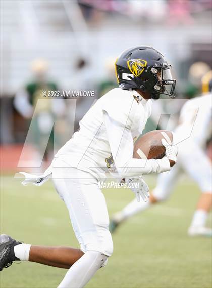 Thumbnail 2 in Bishop O'Dowd @ Moreau Catholic photogallery.