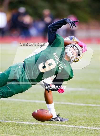 Thumbnail 3 in Bishop O'Dowd @ Moreau Catholic photogallery.