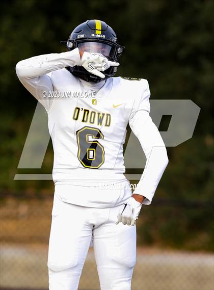 Thumbnail 2 in Bishop O'Dowd @ Moreau Catholic photogallery.