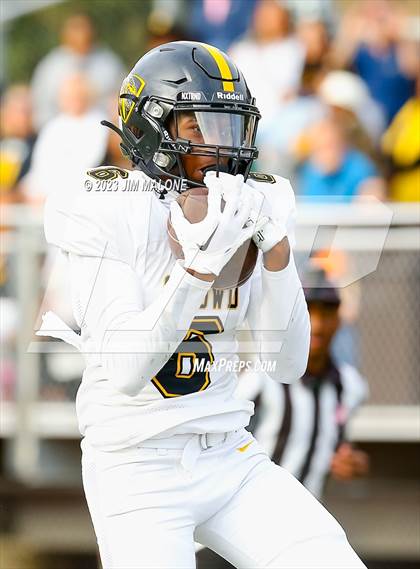Thumbnail 3 in Bishop O'Dowd @ Moreau Catholic photogallery.