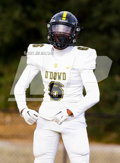 Thumbnail 3 in Bishop O'Dowd @ Moreau Catholic photogallery.