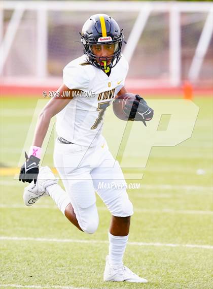 Thumbnail 1 in Bishop O'Dowd @ Moreau Catholic photogallery.