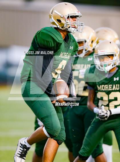 Thumbnail 2 in Bishop O'Dowd @ Moreau Catholic photogallery.