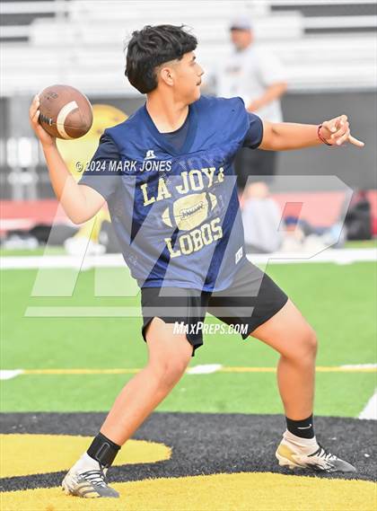 Thumbnail 2 in La Joya Community vs. Bourgade Catholic (Goldwater 7 on 7 Tournament) photogallery.