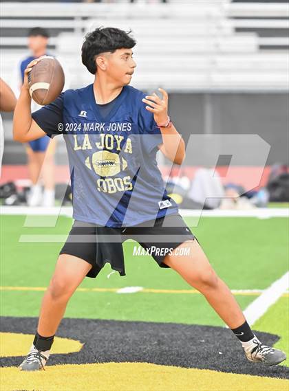 Thumbnail 2 in La Joya Community vs. Bourgade Catholic (Goldwater 7 on 7 Tournament) photogallery.
