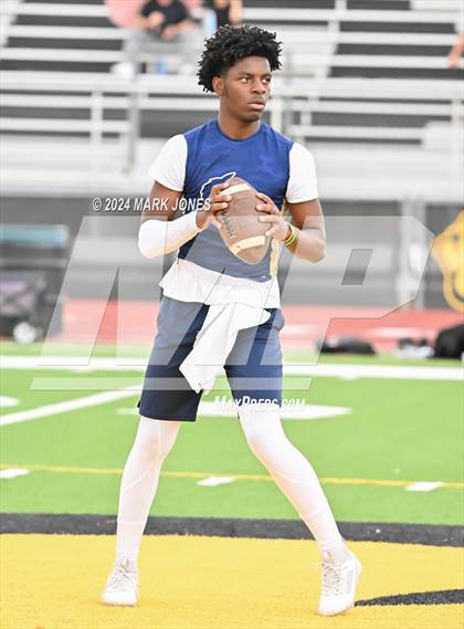 Thumbnail 1 in La Joya Community vs. Bourgade Catholic (Goldwater 7 on 7 Tournament) photogallery.