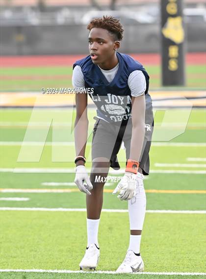 Thumbnail 3 in La Joya Community vs. Bourgade Catholic (Goldwater 7 on 7 Tournament) photogallery.