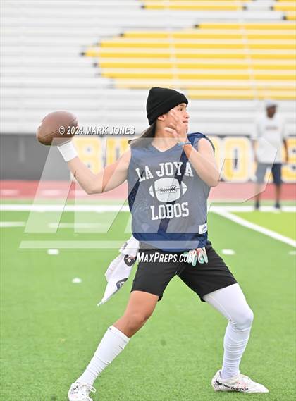 Thumbnail 3 in La Joya Community vs. Bourgade Catholic (Goldwater 7 on 7 Tournament) photogallery.