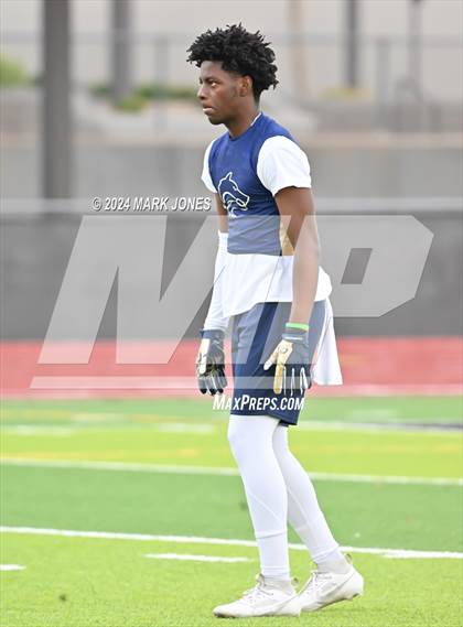 Thumbnail 2 in La Joya Community vs. Bourgade Catholic (Goldwater 7 on 7 Tournament) photogallery.