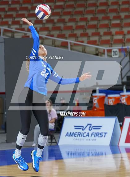 Thumbnail 3 in Valley Christian vs. Seton Catholic (AIA-3A Final) photogallery.