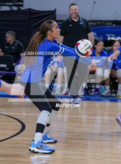 Thumbnail 2 in Valley Christian vs. Seton Catholic (AIA-3A Final) photogallery.