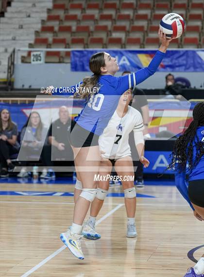 Thumbnail 3 in Valley Christian vs. Seton Catholic (AIA-3A Final) photogallery.