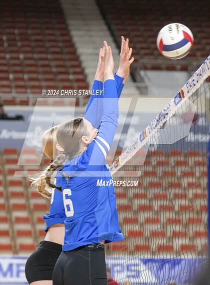 Thumbnail 2 in Valley Christian vs. Seton Catholic (AIA-3A Final) photogallery.