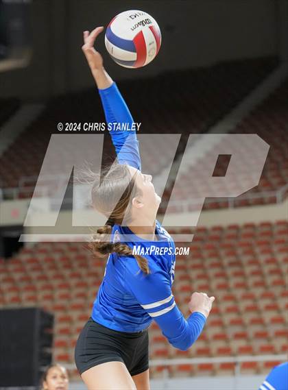 Thumbnail 3 in Valley Christian vs. Seton Catholic (AIA-3A Final) photogallery.