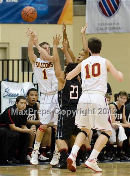 Thumbnail 3 in Torrey Pines vs Vista (CIF SDS D1 Final) photogallery.
