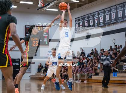 Thumbnail 2 in Punahou vs Oak Hill Academy (Iolani Classic) photogallery.