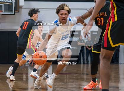 Thumbnail 2 in Punahou vs Oak Hill Academy (Iolani Classic) photogallery.