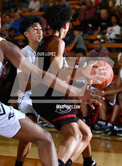 Thumbnail 1 in Salesian College Preparatory vs. Centennial (Nike Extravaganza) photogallery.