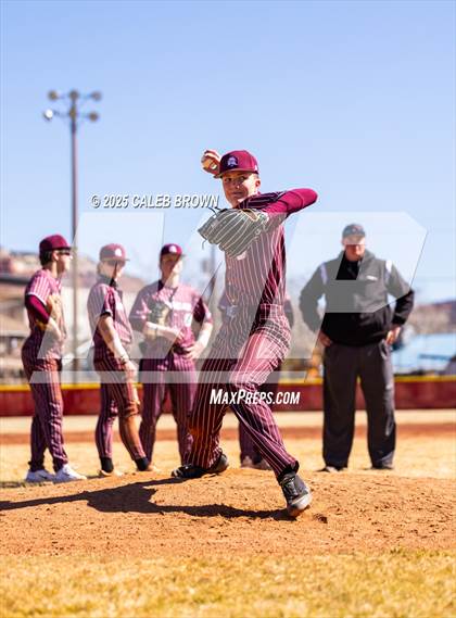 Thumbnail 3 in Judge Memorial Catholic vs. Morgan (Chuckwagon Classic) photogallery.
