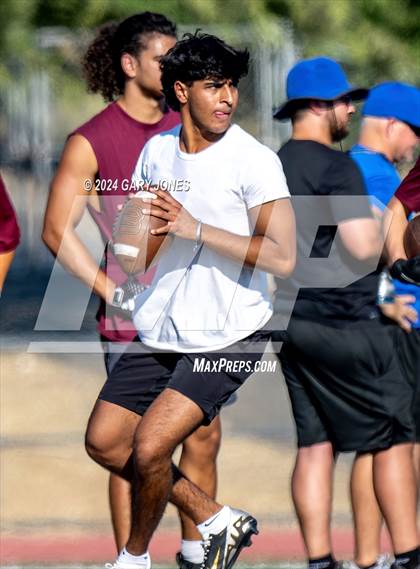 Thumbnail 1 in Whitney vs Lincoln 7v7 scrimmage photogallery.