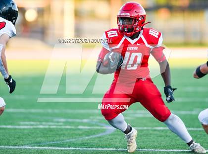 Thumbnail 3 in Lovejoy @ Terrell photogallery.