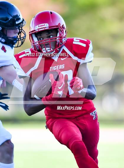 Thumbnail 3 in Lovejoy @ Terrell photogallery.