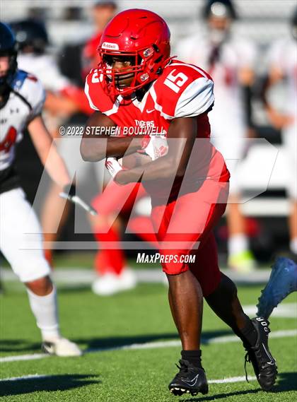 Thumbnail 3 in Lovejoy @ Terrell photogallery.