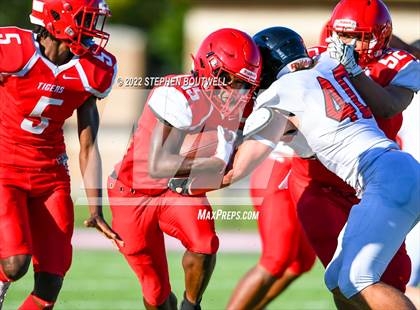 Thumbnail 3 in Lovejoy @ Terrell photogallery.