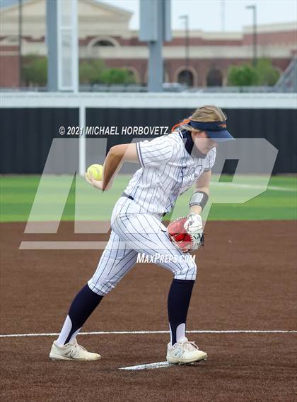 Thumbnail 1 in Lovejoy vs. Wakeland (UIL 5A Bi-District Playoff) photogallery.