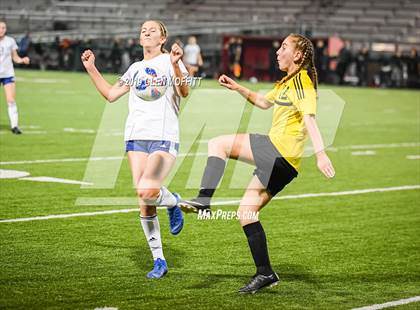 Thumbnail 3 in Bellarmine Prep vs. Inglemoor (WIAA 4A First Round) photogallery.