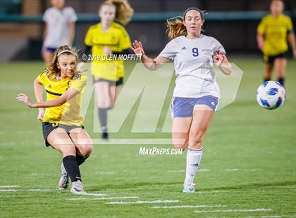 Thumbnail 2 in Bellarmine Prep vs. Inglemoor (WIAA 4A First Round) photogallery.