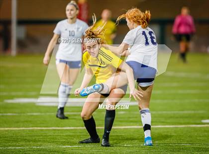 Thumbnail 2 in Bellarmine Prep vs. Inglemoor (WIAA 4A First Round) photogallery.