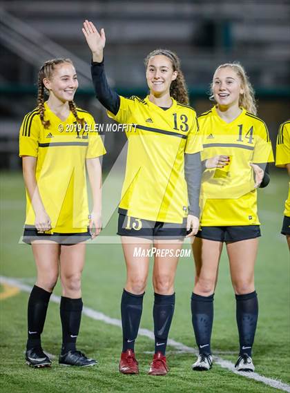 Thumbnail 3 in Bellarmine Prep vs. Inglemoor (WIAA 4A First Round) photogallery.