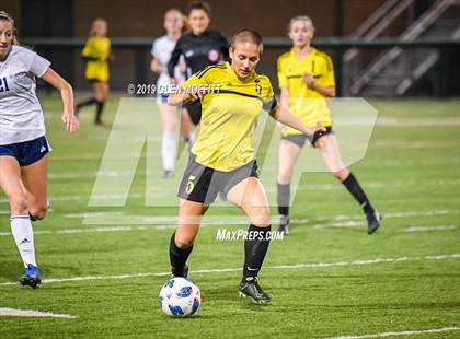 Thumbnail 2 in Bellarmine Prep vs. Inglemoor (WIAA 4A First Round) photogallery.