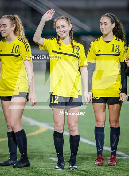 Thumbnail 2 in Bellarmine Prep vs. Inglemoor (WIAA 4A First Round) photogallery.