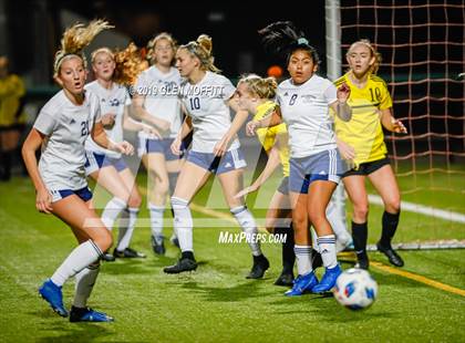 Thumbnail 3 in Bellarmine Prep vs. Inglemoor (WIAA 4A First Round) photogallery.