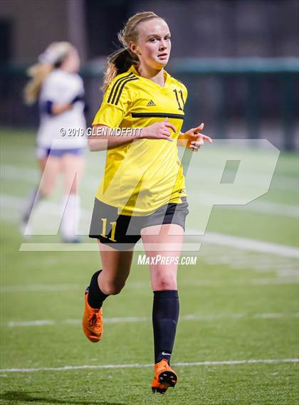 Thumbnail 2 in Bellarmine Prep vs. Inglemoor (WIAA 4A First Round) photogallery.