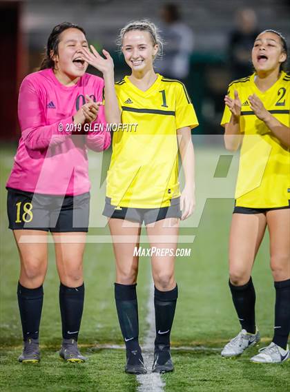 Thumbnail 1 in Bellarmine Prep vs. Inglemoor (WIAA 4A First Round) photogallery.