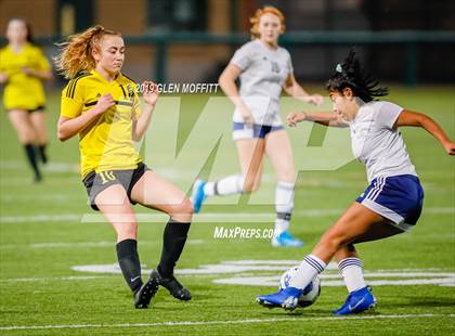 Thumbnail 2 in Bellarmine Prep vs. Inglemoor (WIAA 4A First Round) photogallery.