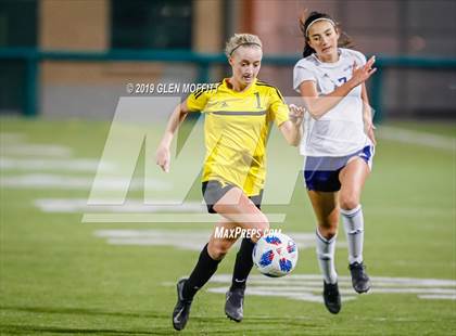 Thumbnail 3 in Bellarmine Prep vs. Inglemoor (WIAA 4A First Round) photogallery.