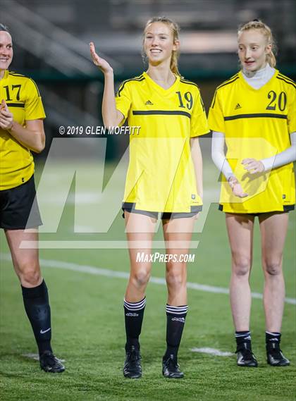 Thumbnail 2 in Bellarmine Prep vs. Inglemoor (WIAA 4A First Round) photogallery.