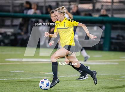 Thumbnail 3 in Bellarmine Prep vs. Inglemoor (WIAA 4A First Round) photogallery.