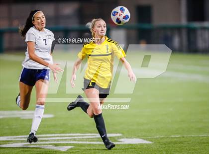 Thumbnail 1 in Bellarmine Prep vs. Inglemoor (WIAA 4A First Round) photogallery.