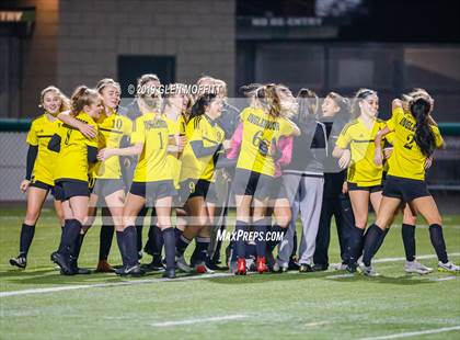 Thumbnail 1 in Bellarmine Prep vs. Inglemoor (WIAA 4A First Round) photogallery.