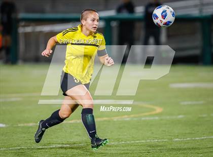 Thumbnail 1 in Bellarmine Prep vs. Inglemoor (WIAA 4A First Round) photogallery.