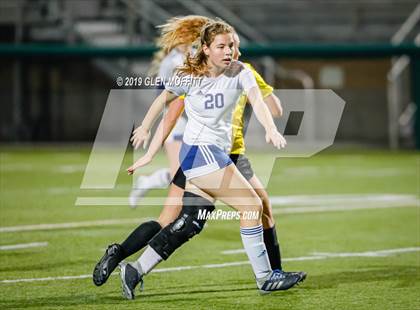 Thumbnail 1 in Bellarmine Prep vs. Inglemoor (WIAA 4A First Round) photogallery.