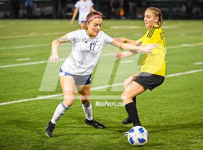 Thumbnail 3 in Bellarmine Prep vs. Inglemoor (WIAA 4A First Round) photogallery.