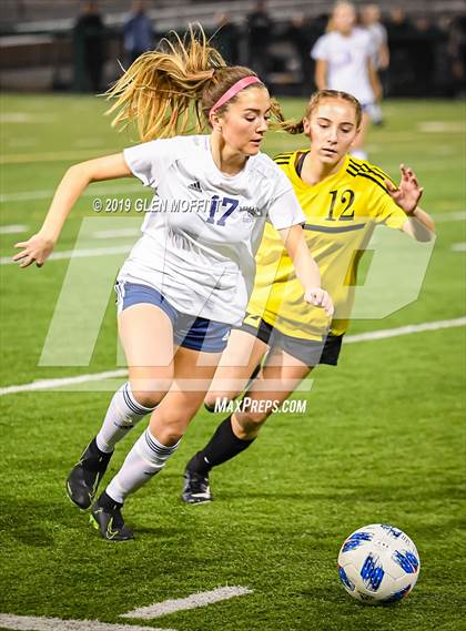 Thumbnail 1 in Bellarmine Prep vs. Inglemoor (WIAA 4A First Round) photogallery.