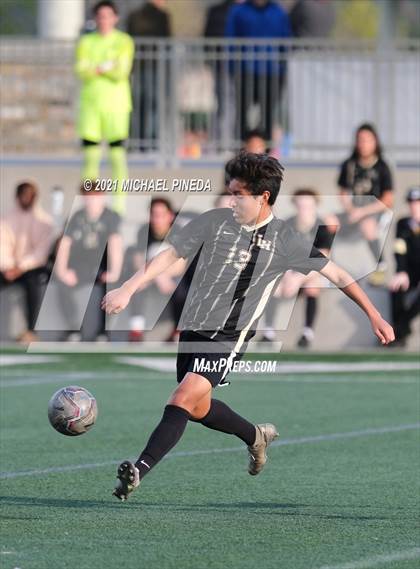 Thumbnail 3 in St. John Bosco vs. Laguna Hills (Hawks Invitational) photogallery.