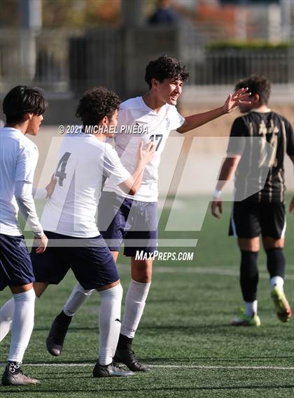 Thumbnail 1 in St. John Bosco vs. Laguna Hills (Hawks Invitational) photogallery.